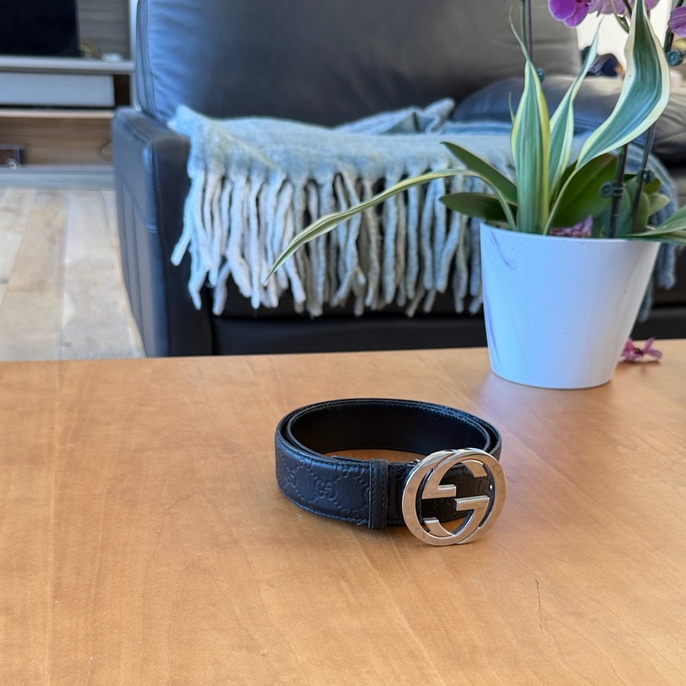 Gucci Black Leather Belt with Silver Buckle - Picture 3 of 4